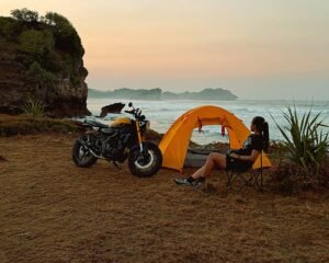 Ntie Chan dengan modifikasi Yamaha XSR 155 kesayangannya