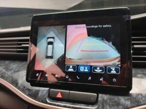 Kamera 360 terintegrasi di head unit