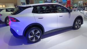 Bagian samping Changan Nevo Q05