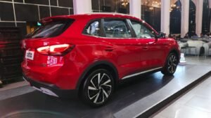 Tampilan sisi dan belakang MG ZS Hybrid+