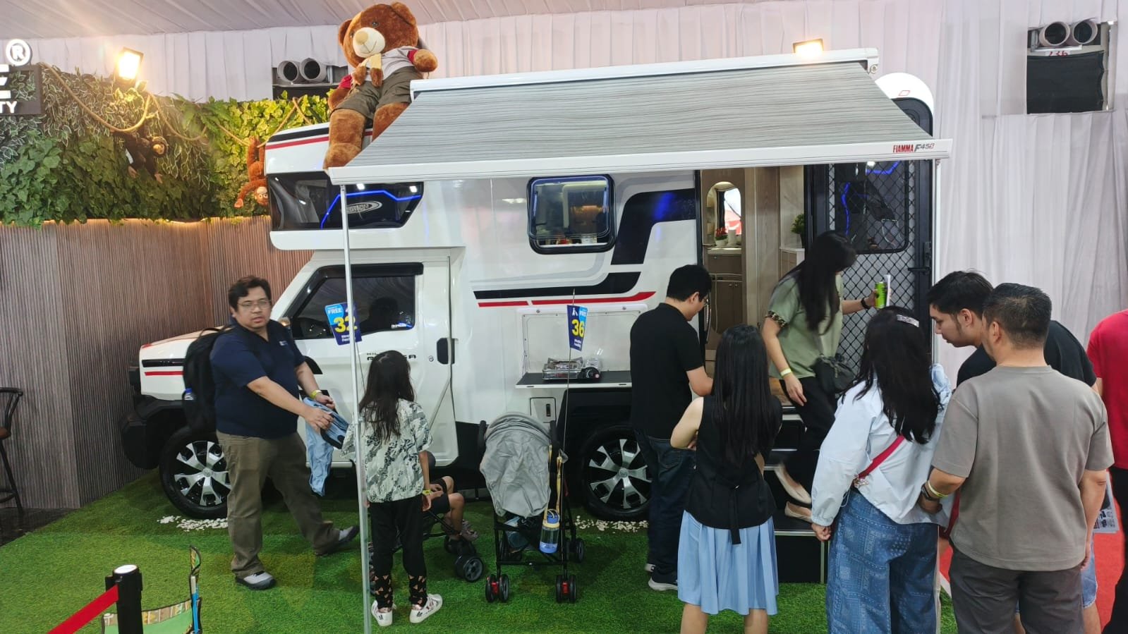 Baze Hadirkan Pembaruan Toyota Rangga Motorhome dan HiAce Mewah