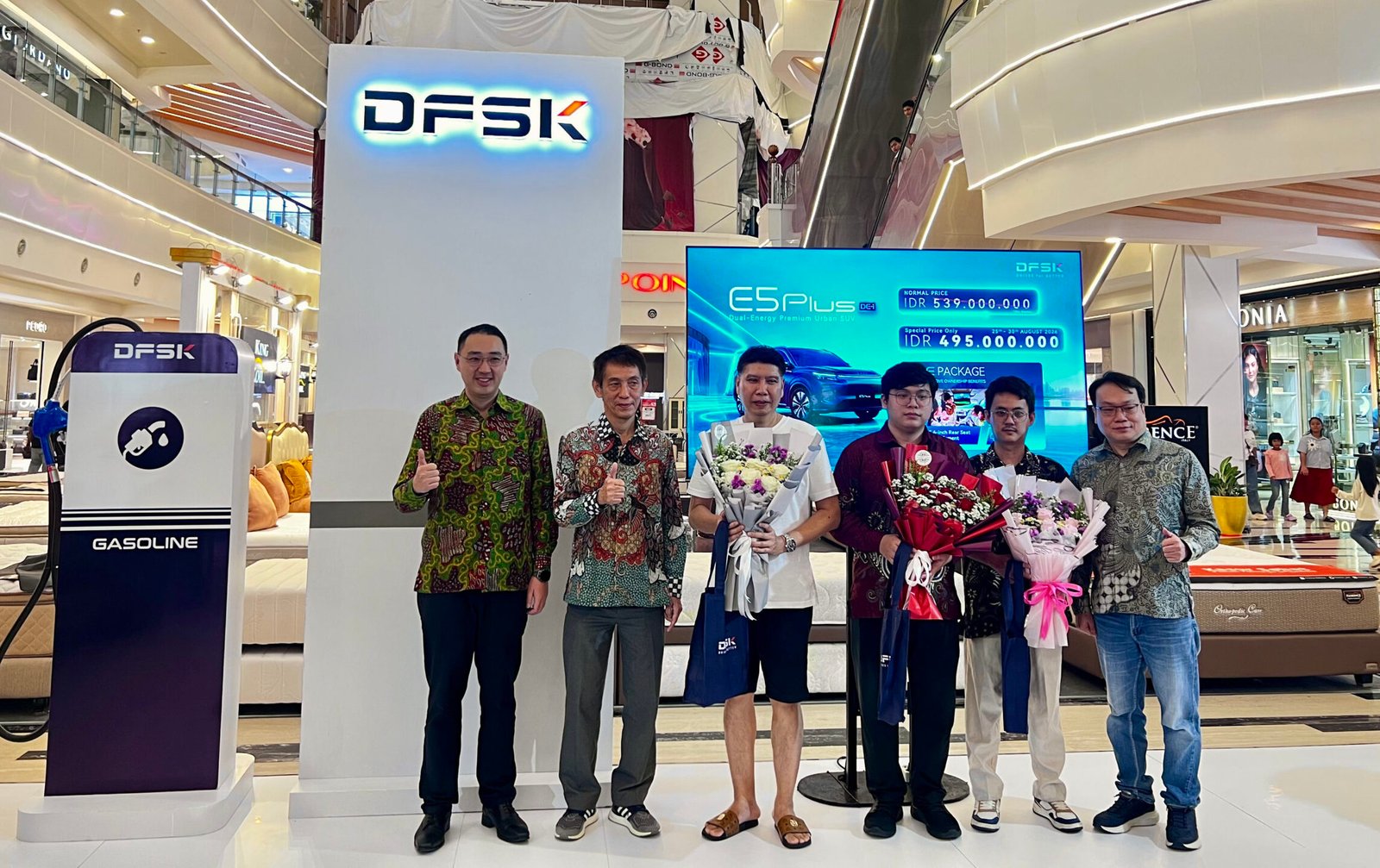 Simbolisasi penyerahan DFSK E5 Plus di Medan
