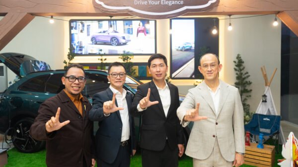 LEPAS Resmi Buka Dealer Pertama di Medan