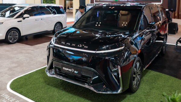 MAXUS MIFA 9 Tampilkan Kemewahan MPV Listrik Premium