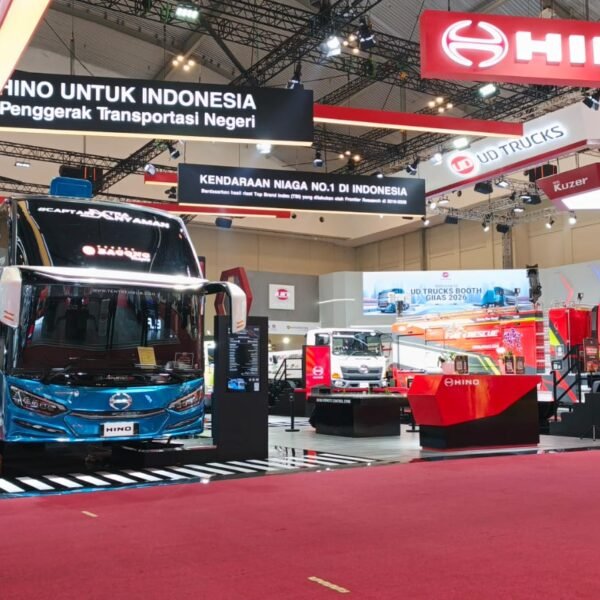 Transformasi Hino Bukan Sekadar Ganti Logo