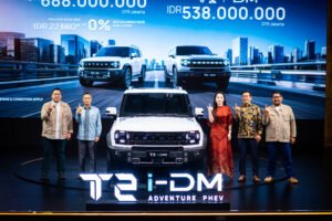 Mobil ini diperkuat Hardtop Cage Body Monocoque yang menggunakan 80 persen high-strength steel