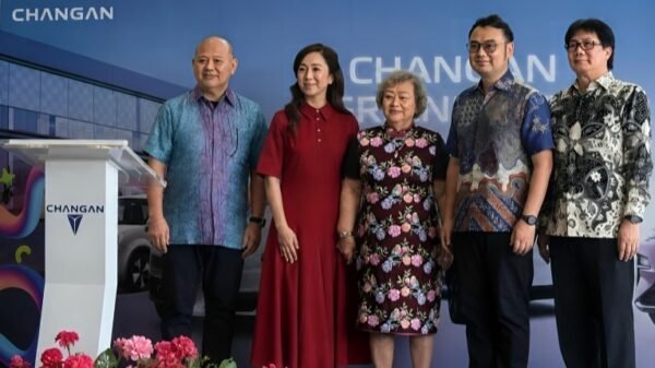 Jajaran Manajemen Changan & Top Motor Saat Peresmian Dealer Changan Bali