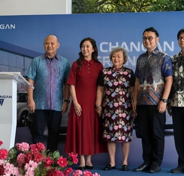 Jajaran Manajemen Changan & Top Motor Saat Peresmian Dealer Changan Bali