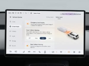 head unit floating seluas 14,6 inci terasa intuitif