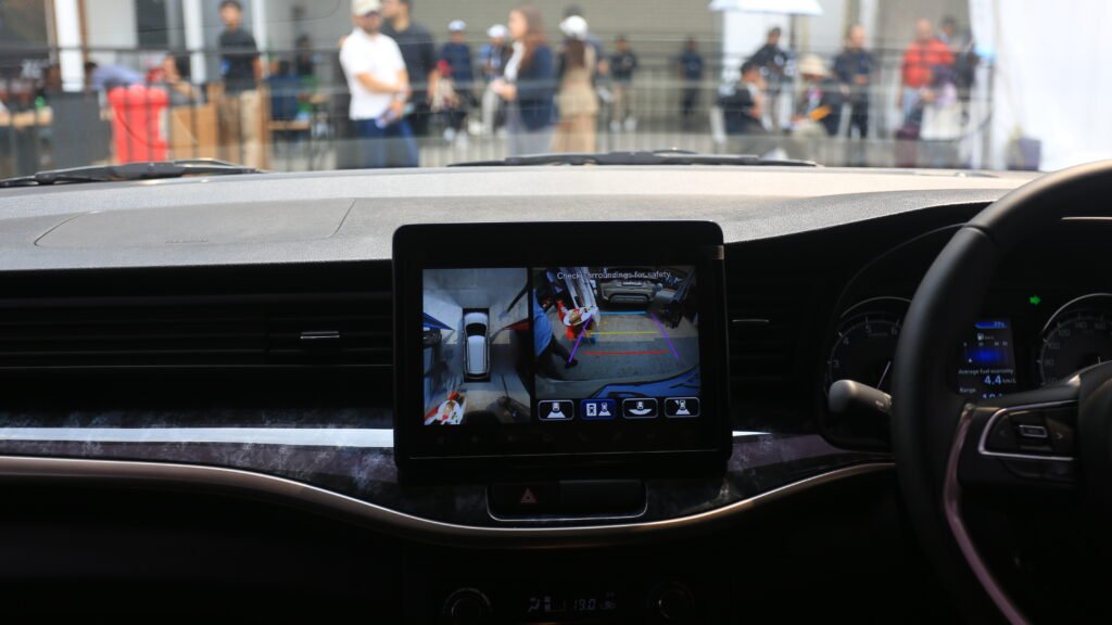 Perangkat Infotainment Suzuki XL7 Berlayar Lebih Besar