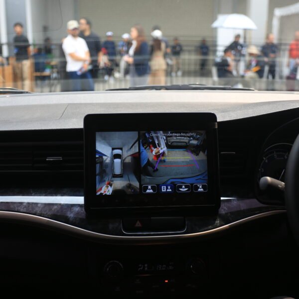 Perangkat Infotainment Suzuki XL7 Berlayar Lebih Besar
