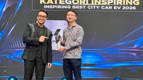 Wuling Aira ev meraih Inspiring Best City Car EV dalam Indonesia Automotive Awards 2026