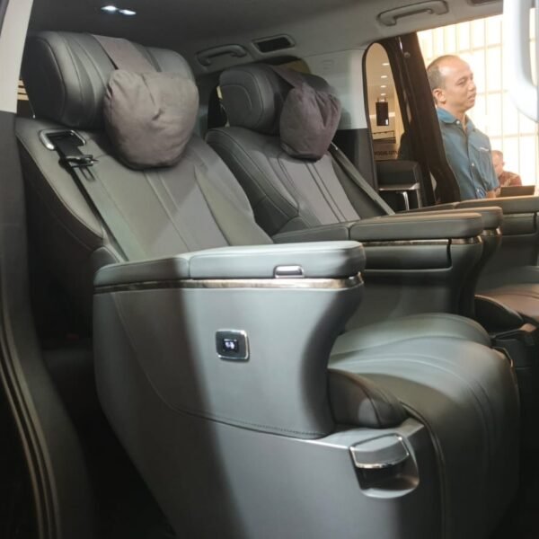 Maxus Mifa 7 Lombardi Upgrade Captain Seat Baris Kedua