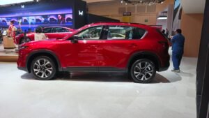 Dimensi bodi CX-5 baru lebih besar dibanding pendahulunya