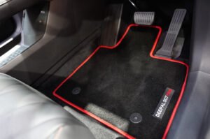 Karpet beraksen merah