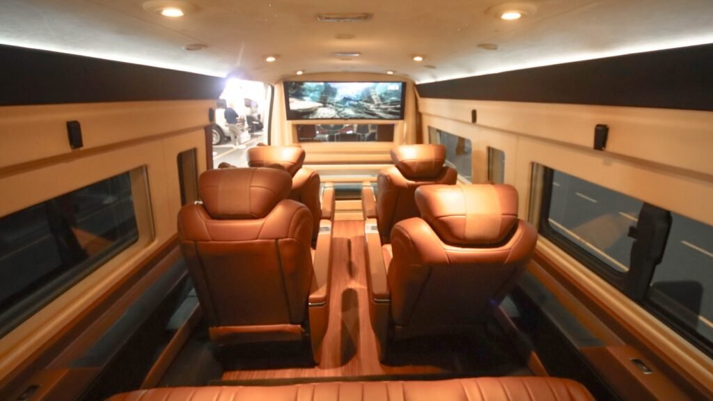 Kabin Toyota HiAce Premio by Lombardi terlihat mewah