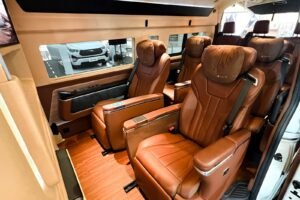 4 jok dirancang model captain seat dan sudah elektris
