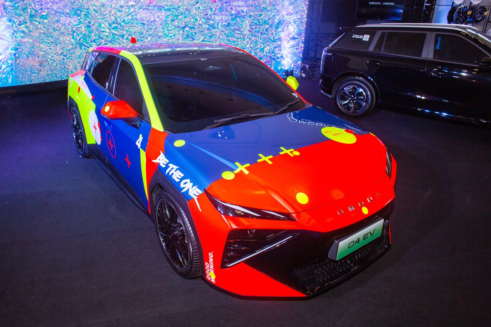 Tampilan Depan OMODA O4 EV x Rebellionik