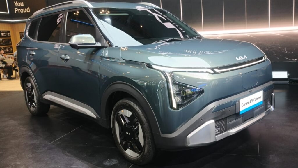 Kia Buka Pre-book The all-new Carens EV