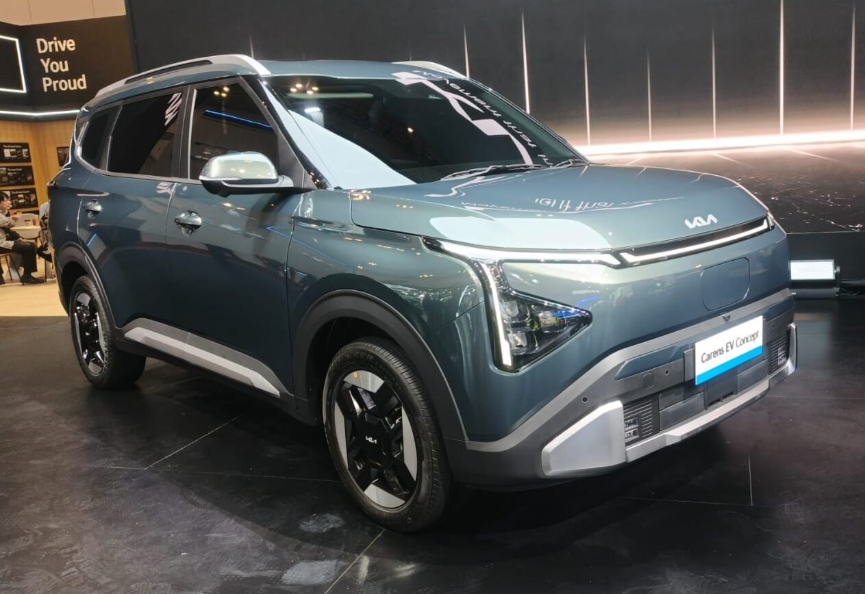 Kia Buka Pre-book The all-new Carens EV